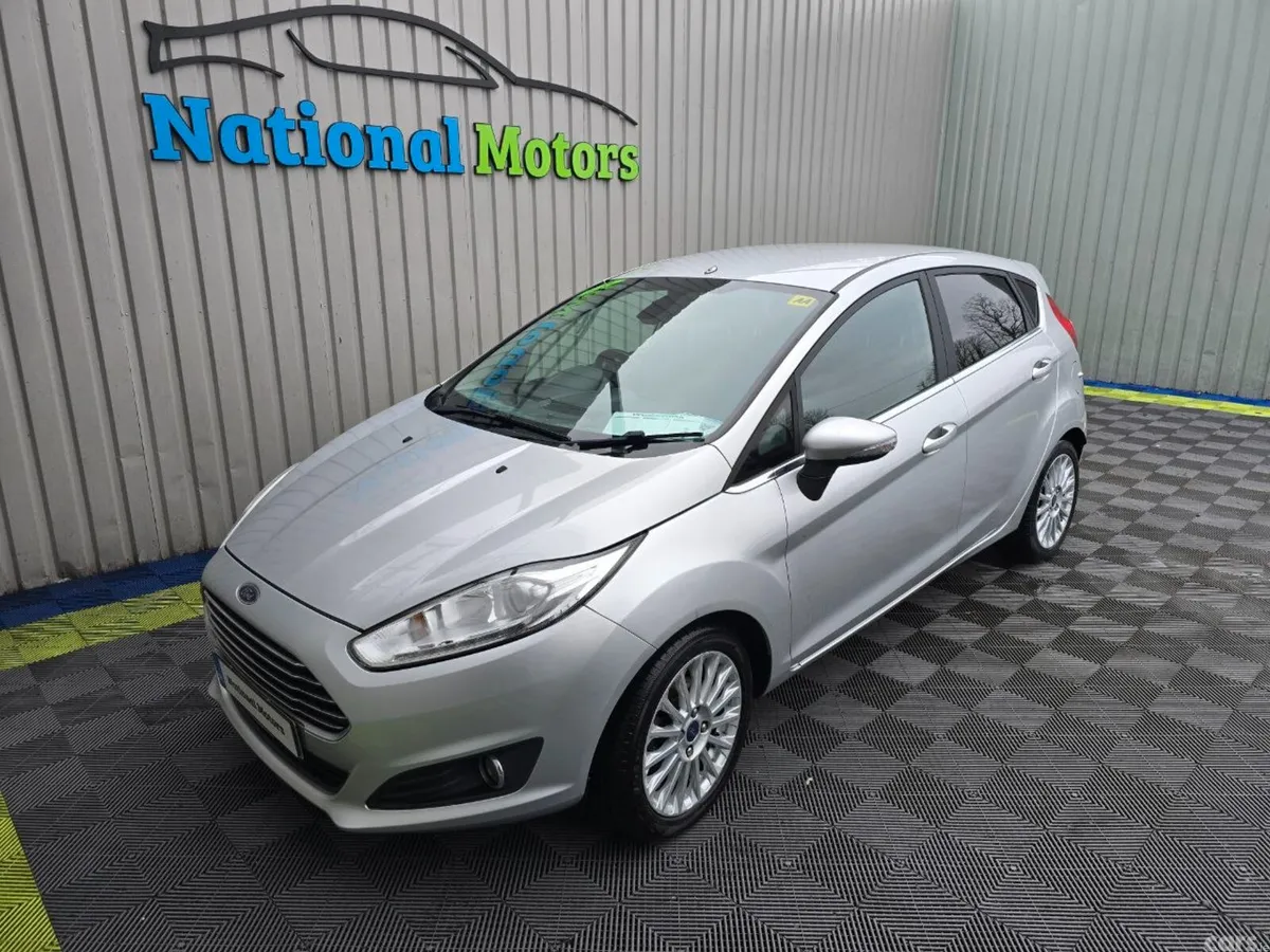 Ford Fiesta Hatchback, Petrol, 2014, Silver