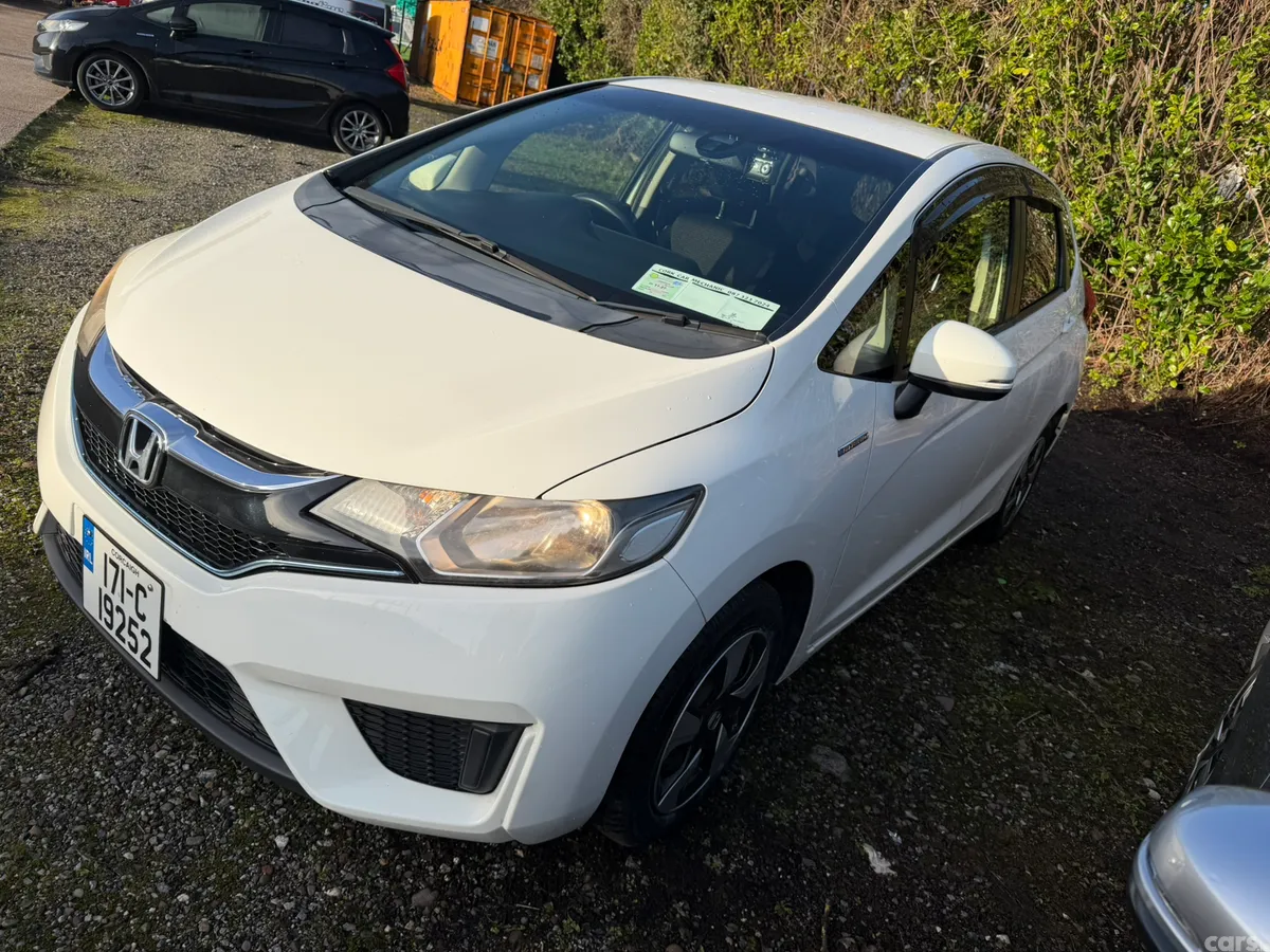 Honda Fit Hatchback, Petrol Hybrid, 2017, White
