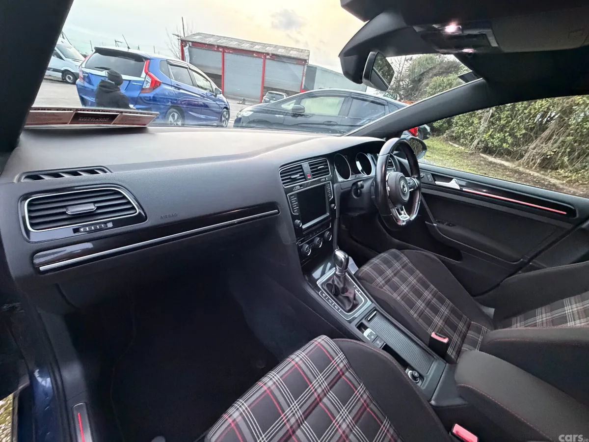 Volkswagen Golf Hatchback, Petrol, 2017, Blue