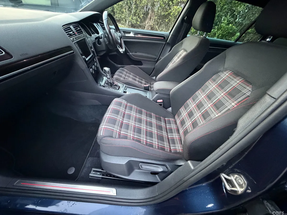 Volkswagen Golf Hatchback, Petrol, 2017, Blue