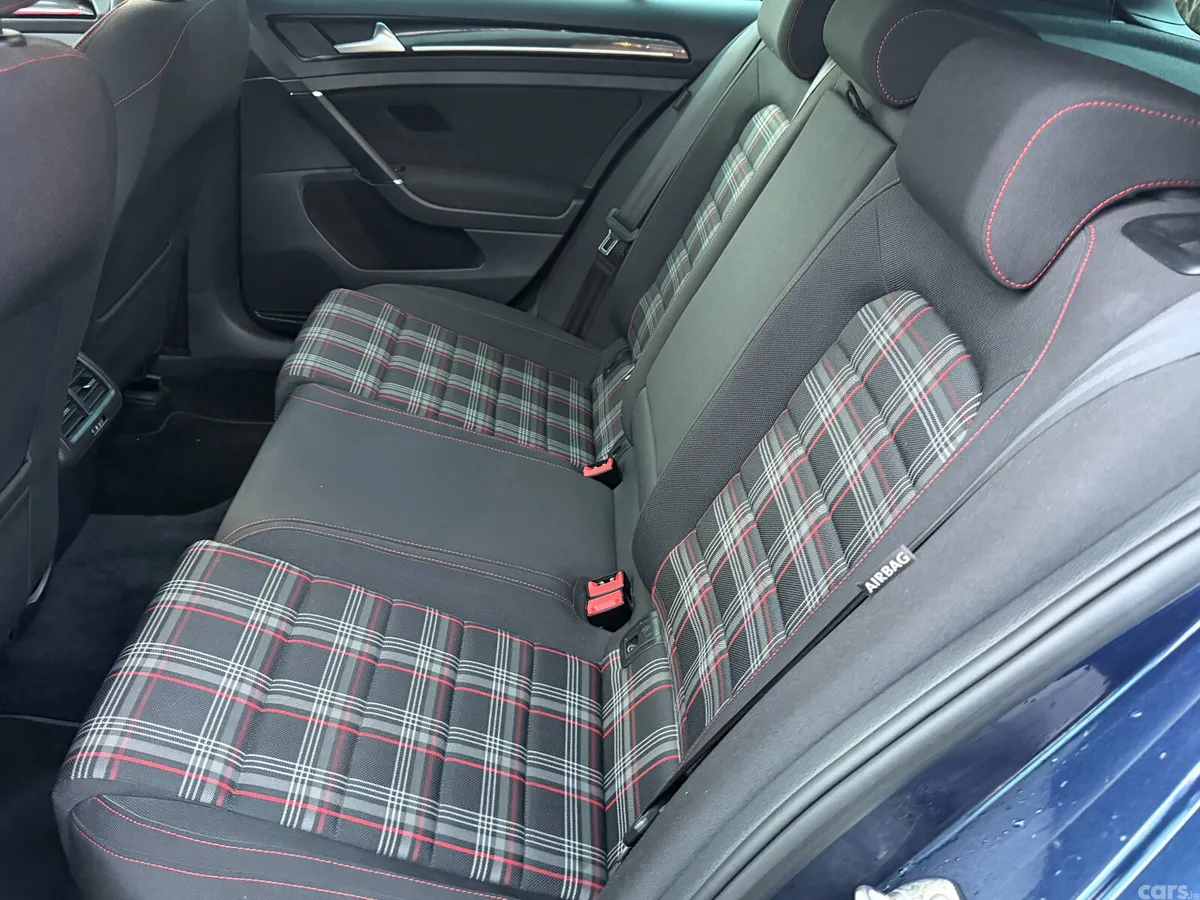 Volkswagen Golf Hatchback, Petrol, 2017, Blue