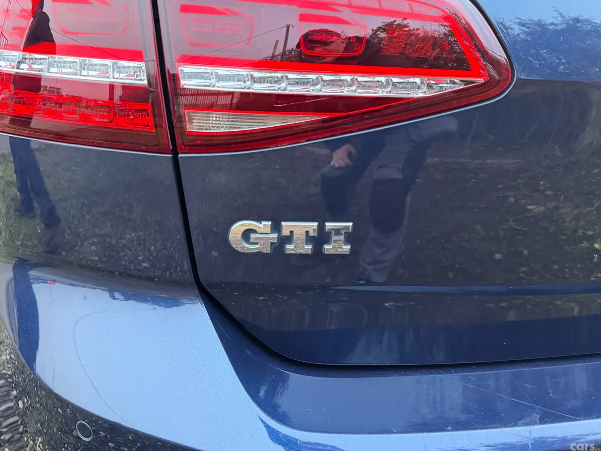 Volkswagen Golf Hatchback, Petrol, 2017, Blue