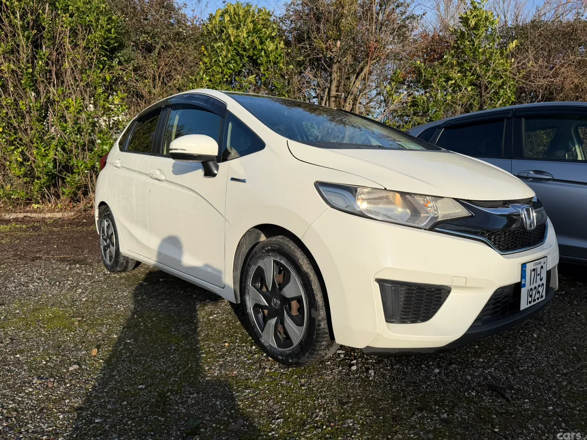 Honda Fit Hatchback, Petrol Hybrid, 2017, White