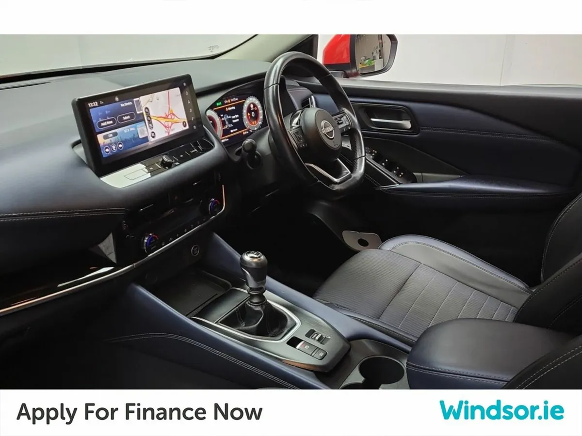 Nissan Qashqai MPV, Petrol Hybrid, 2022, Red