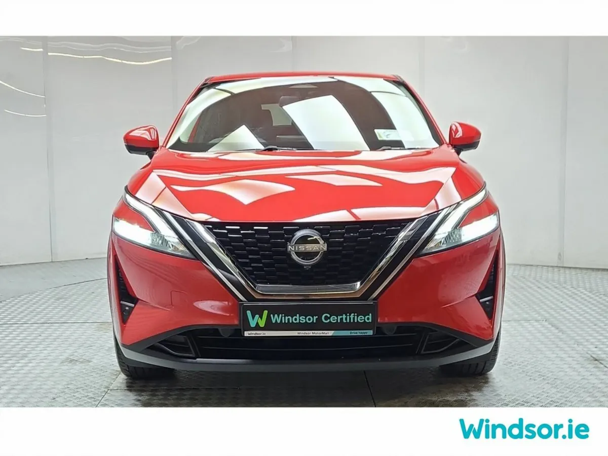 Nissan Qashqai MPV, Petrol Hybrid, 2022, Red