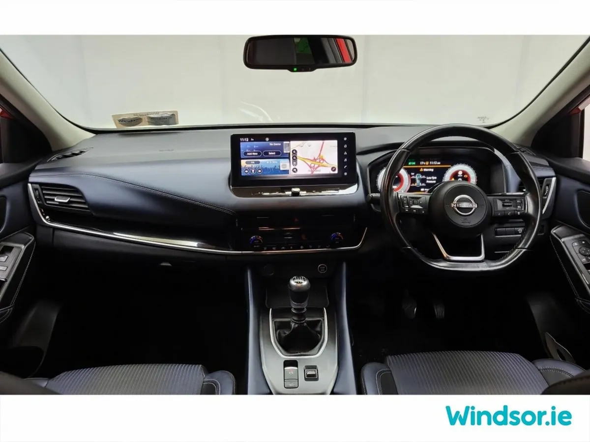 Nissan Qashqai MPV, Petrol Hybrid, 2022, Red