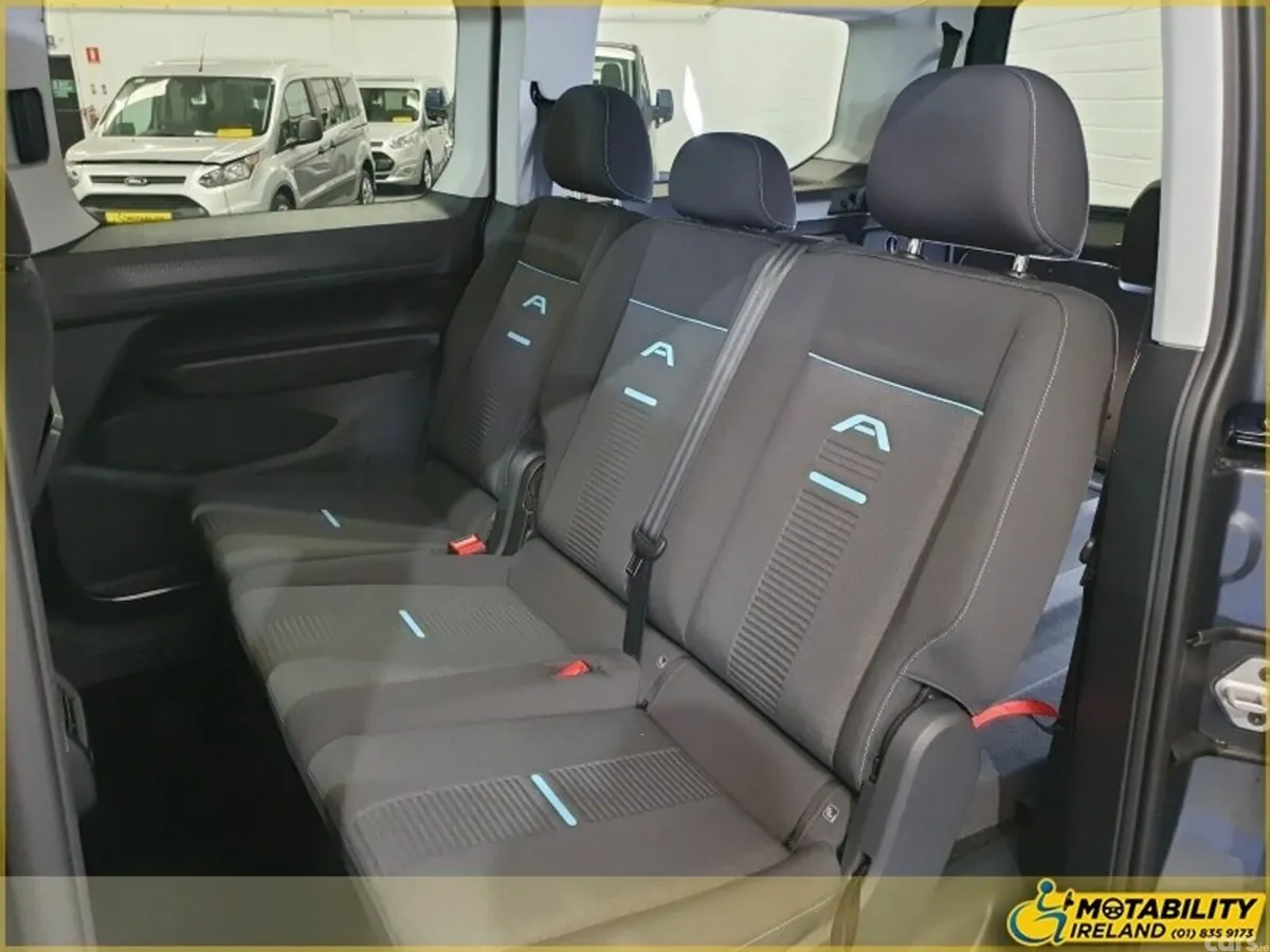 Ford Tourneo Connect MPV, Diesel, 2026, Navy