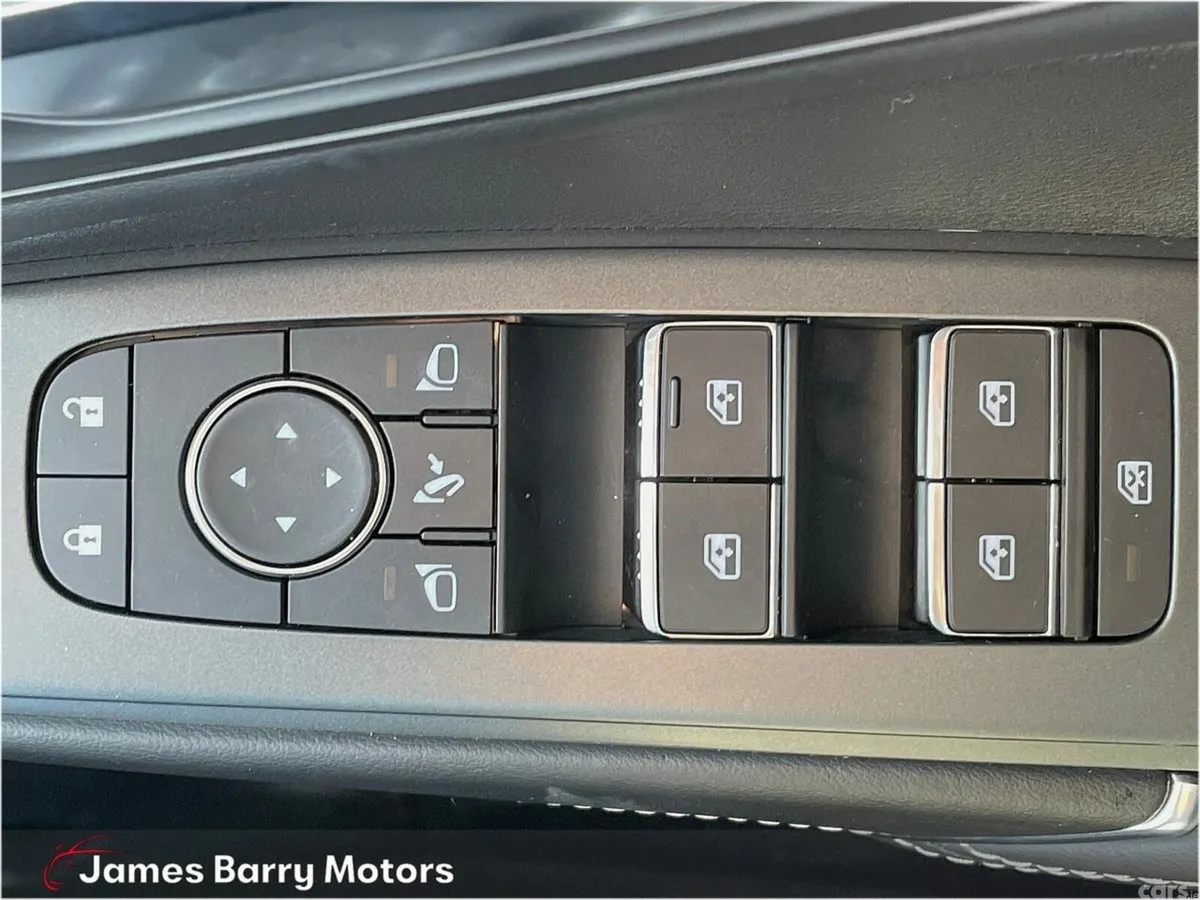 Nissan Qashqai MPV, Petrol Hybrid, 2025, Black