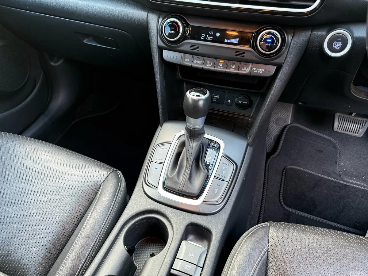 Hyundai KONA Hatchback, Petrol Hybrid, 2020, Black