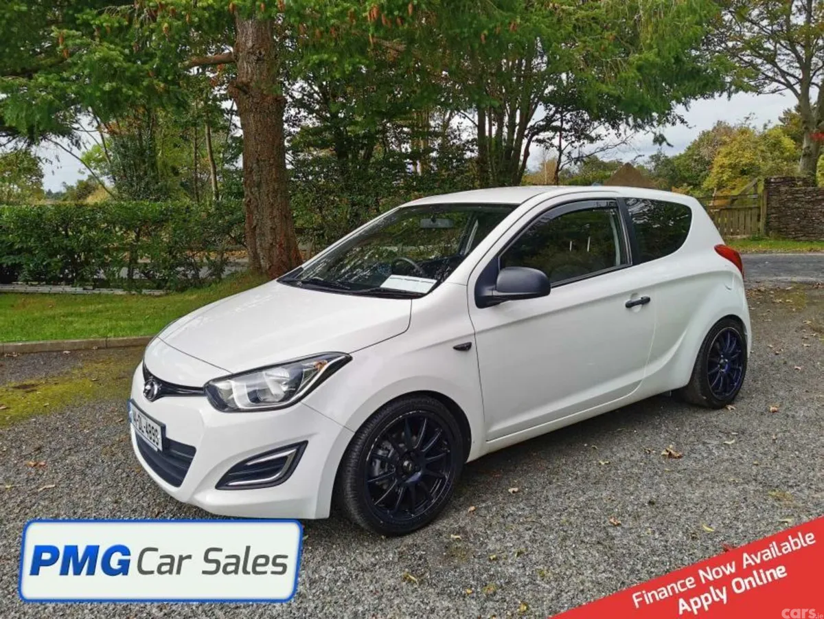 Hyundai i20 Hatchback, Petrol, 2014, White