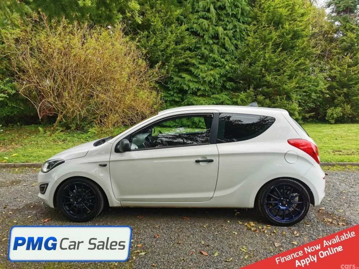 Hyundai i20 Hatchback, Petrol, 2014, White
