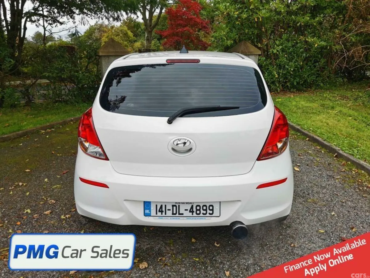 Hyundai i20 Hatchback, Petrol, 2014, White
