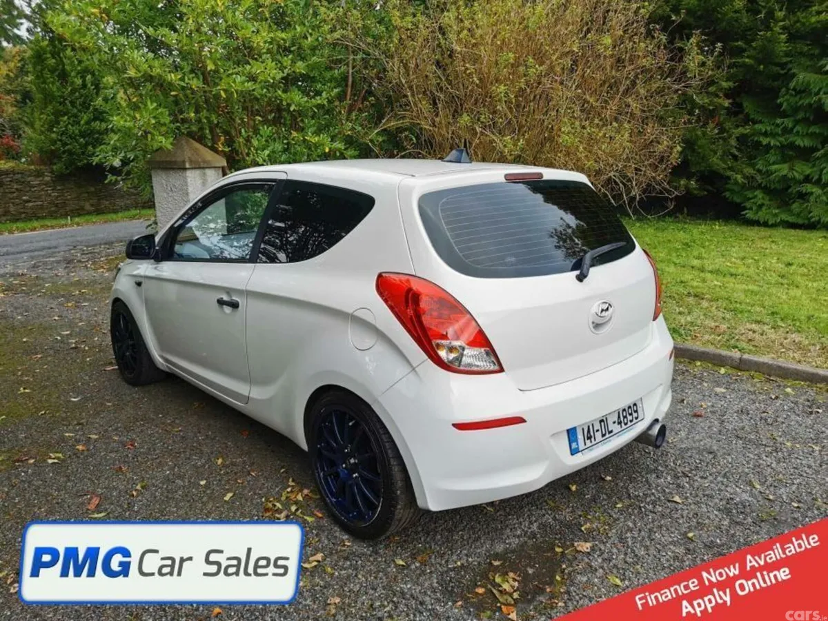 Hyundai i20 Hatchback, Petrol, 2014, White