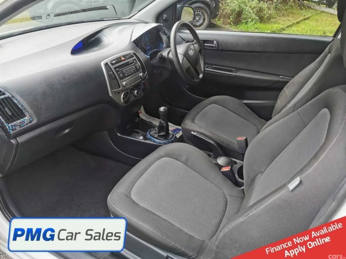 Hyundai i20 Hatchback, Petrol, 2014, White