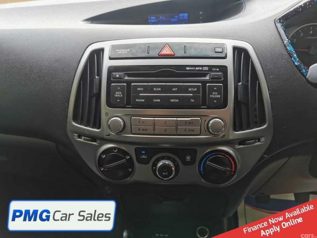 Hyundai i20 Hatchback, Petrol, 2014, White