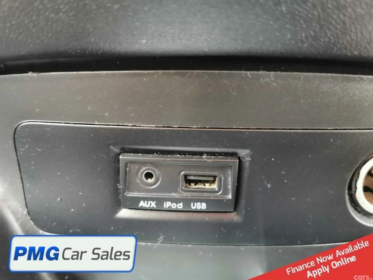 Hyundai i20 Hatchback, Petrol, 2014, White