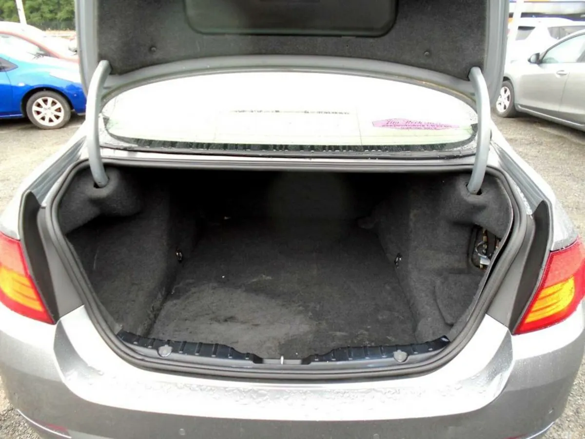 BMW 5-Series Saloon, Diesel, 2010, Grey