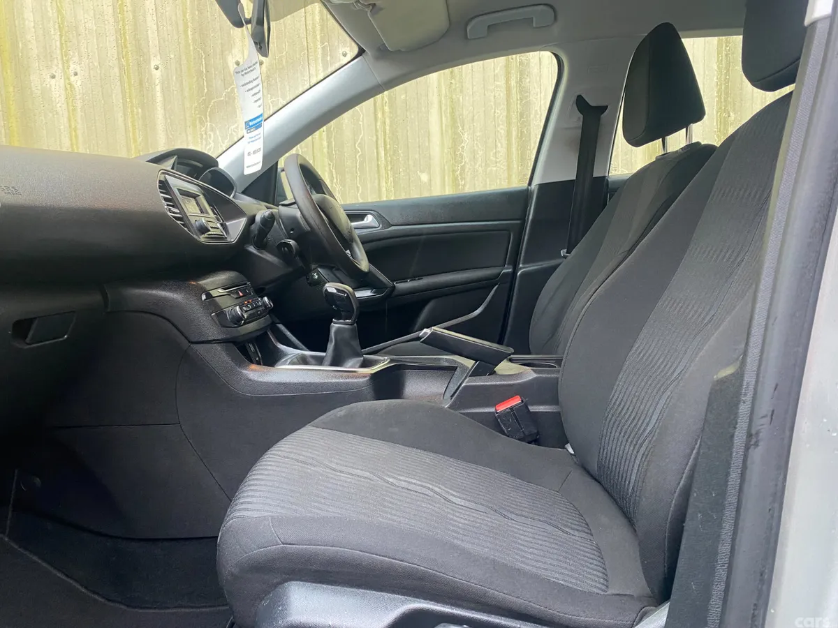 Peugeot 308 Hatchback, Diesel, 2016, Grey