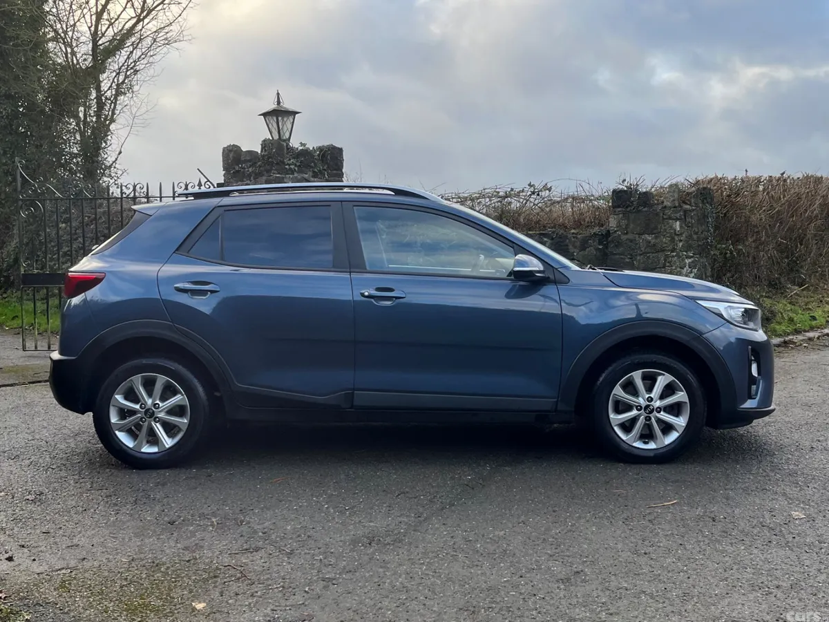 Kia Stonic Estate/Jeep, Petrol, 2020, Blue