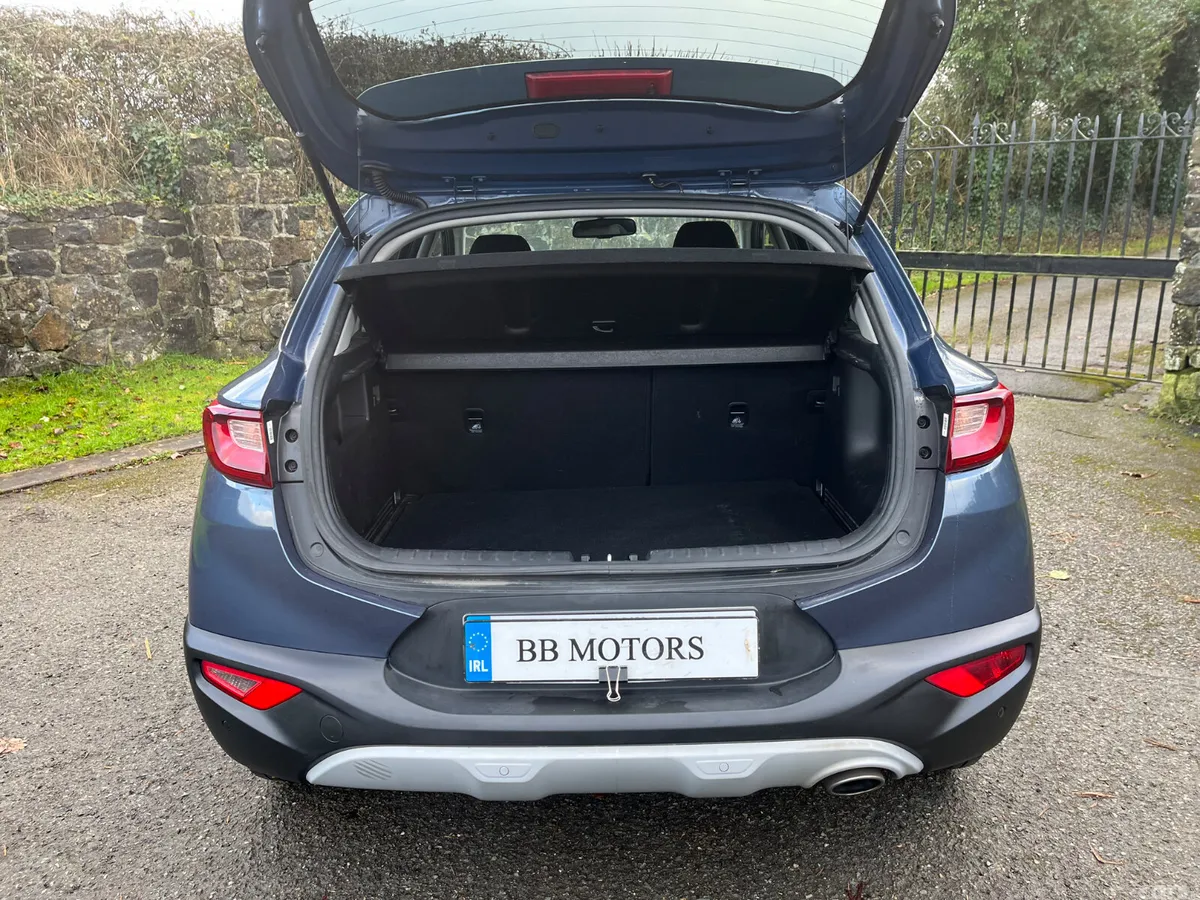 Kia Stonic Estate/Jeep, Petrol, 2020, Blue