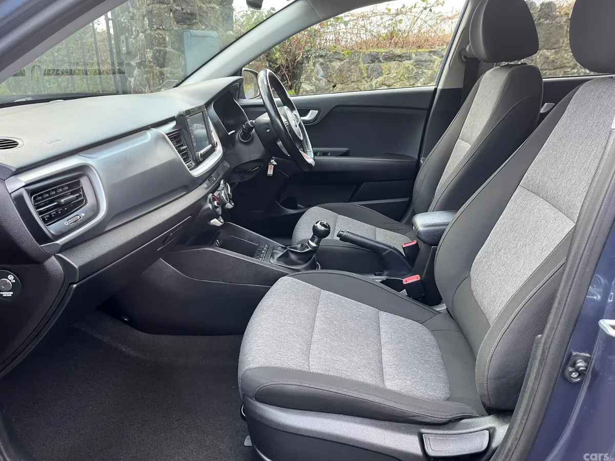 Kia Stonic Estate/Jeep, Petrol, 2020, Blue
