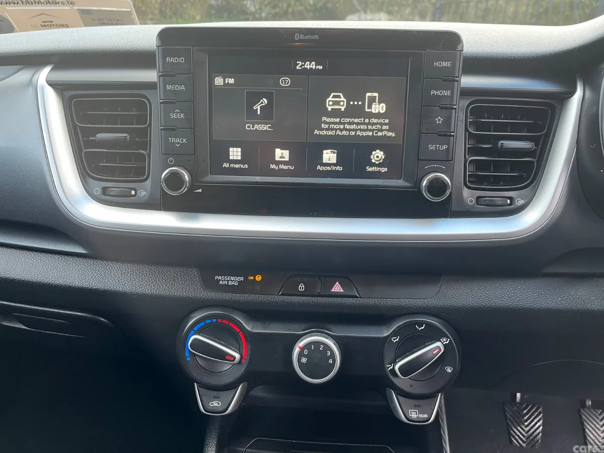 Kia Stonic Estate/Jeep, Petrol, 2020, Blue