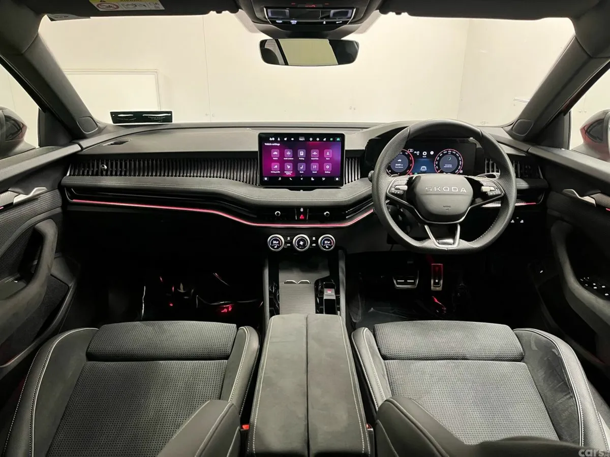 Skoda Superb Saloon, Diesel, 2025, Red
