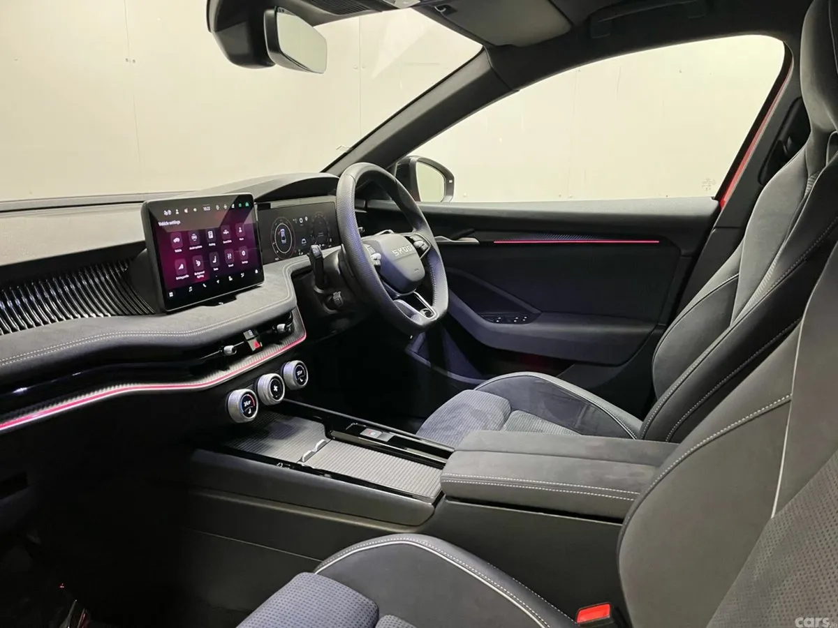 Skoda Superb Saloon, Diesel, 2025, Red