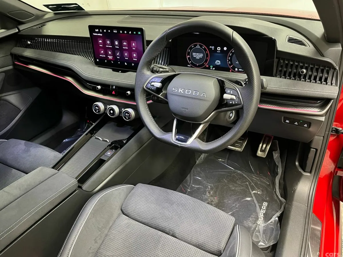 Skoda Superb Saloon, Diesel, 2025, Red