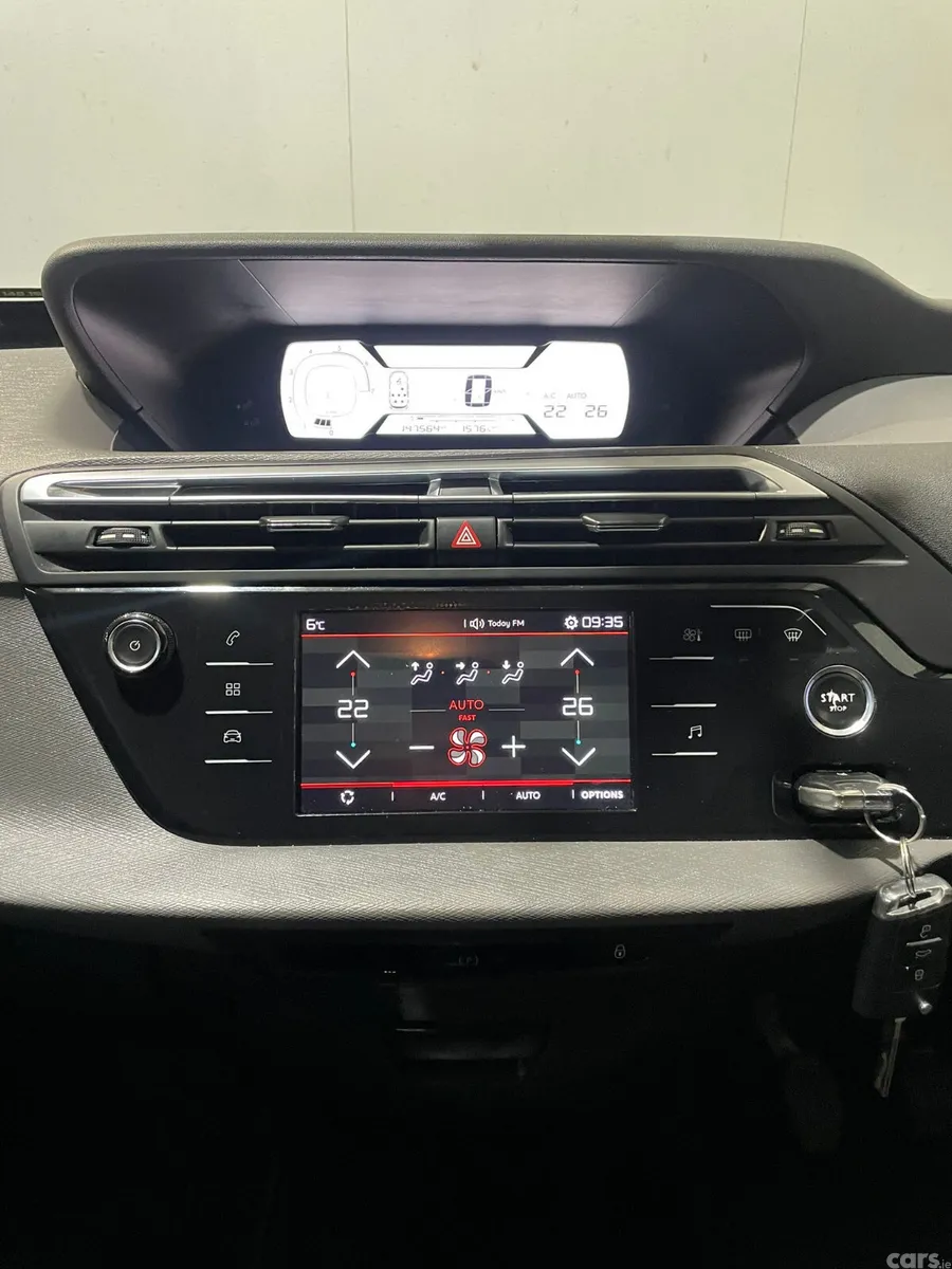 Citroen C4 Hatchback, Diesel, 2017, White