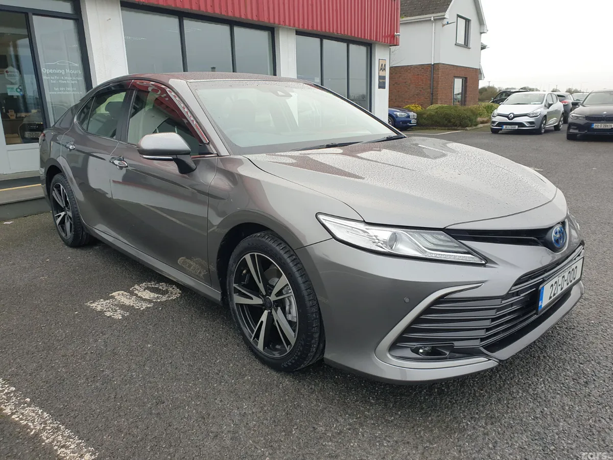 Toyota Camry Saloon, Petrol Hybrid, 2022, Grey
