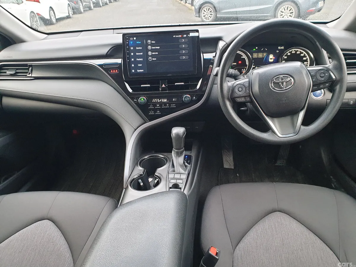 Toyota Camry Saloon, Petrol Hybrid, 2022, Grey