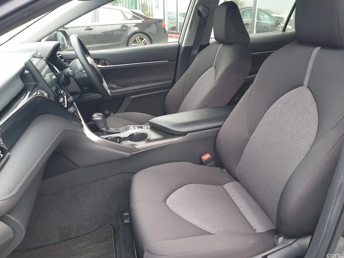 Toyota Camry Saloon, Petrol Hybrid, 2022, Grey