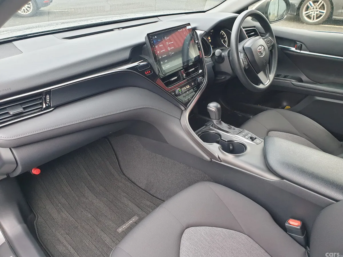 Toyota Camry Saloon, Petrol Hybrid, 2022, Grey