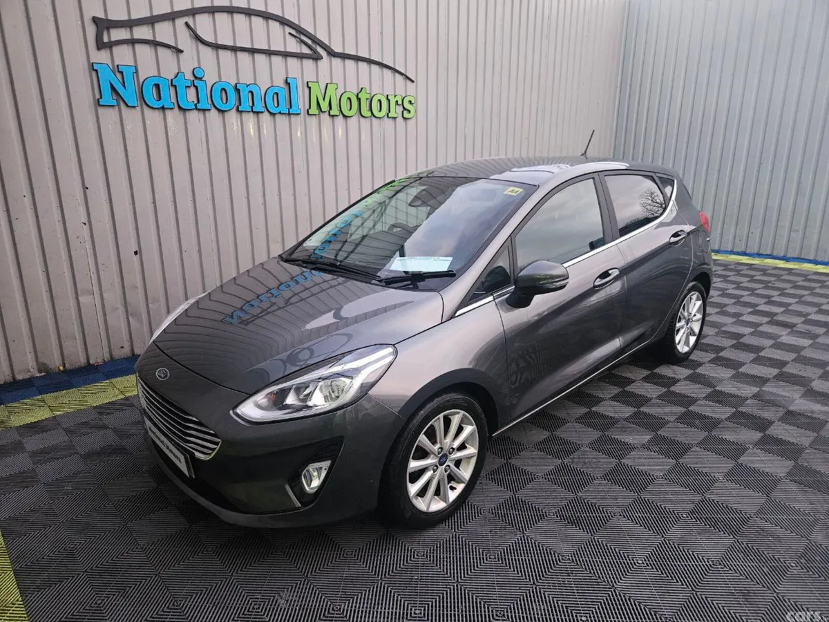 Ford Fiesta Hatchback, Petrol, 2017, Grey