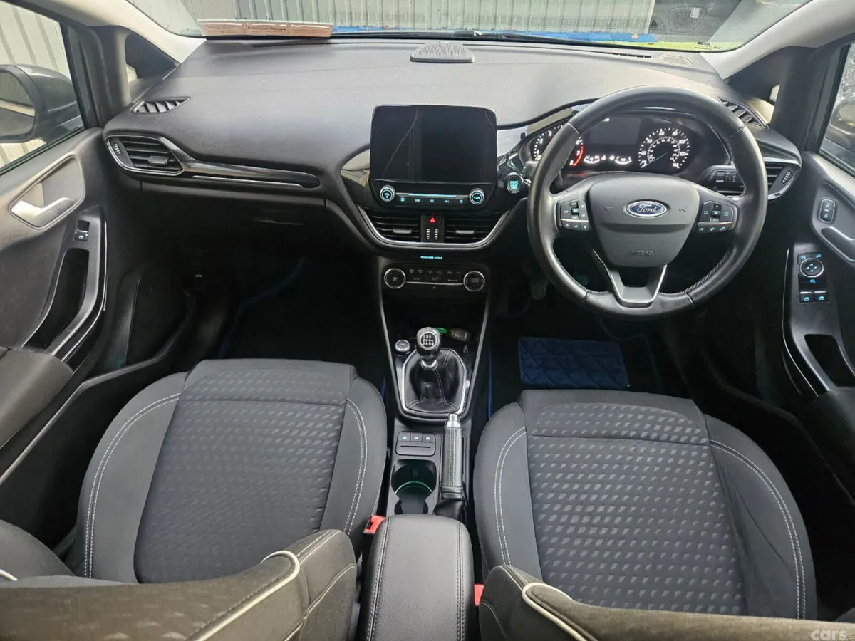 Ford Fiesta Hatchback, Petrol, 2017, Grey