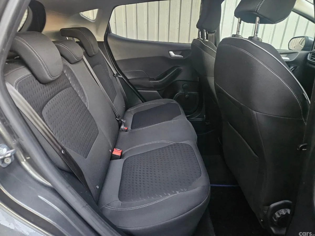 Ford Fiesta Hatchback, Petrol, 2017, Grey