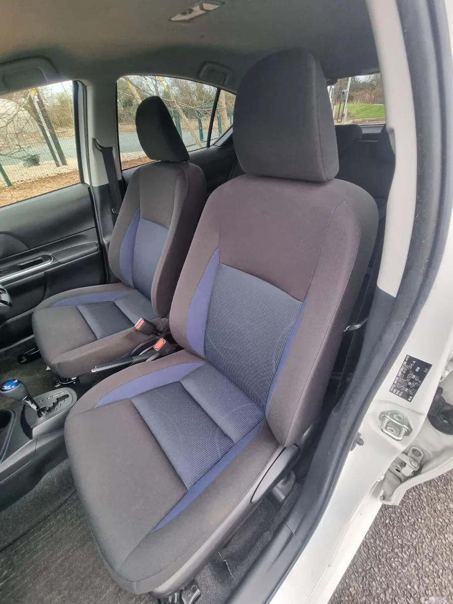 Toyota Aqua Hatchback, Petrol Hybrid, 2019, White