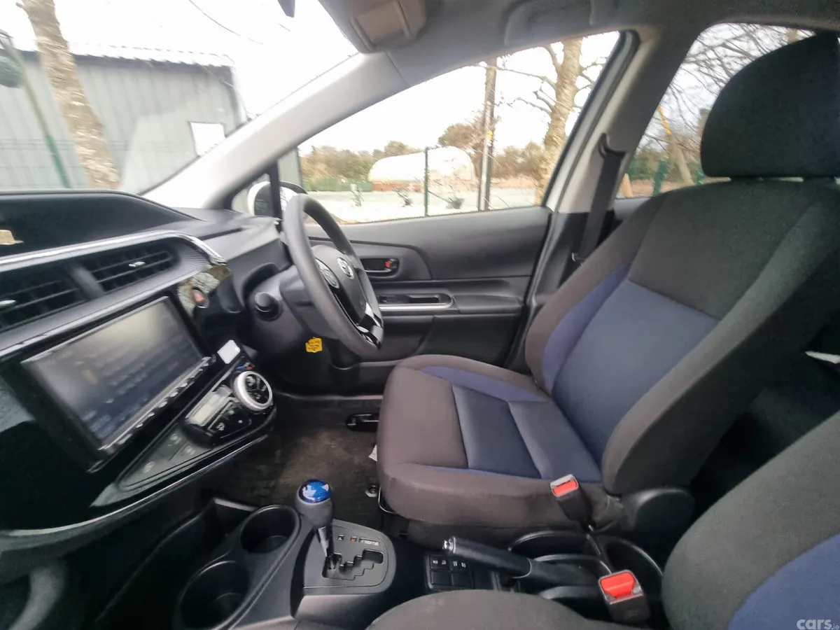 Toyota Aqua Hatchback, Petrol Hybrid, 2019, White