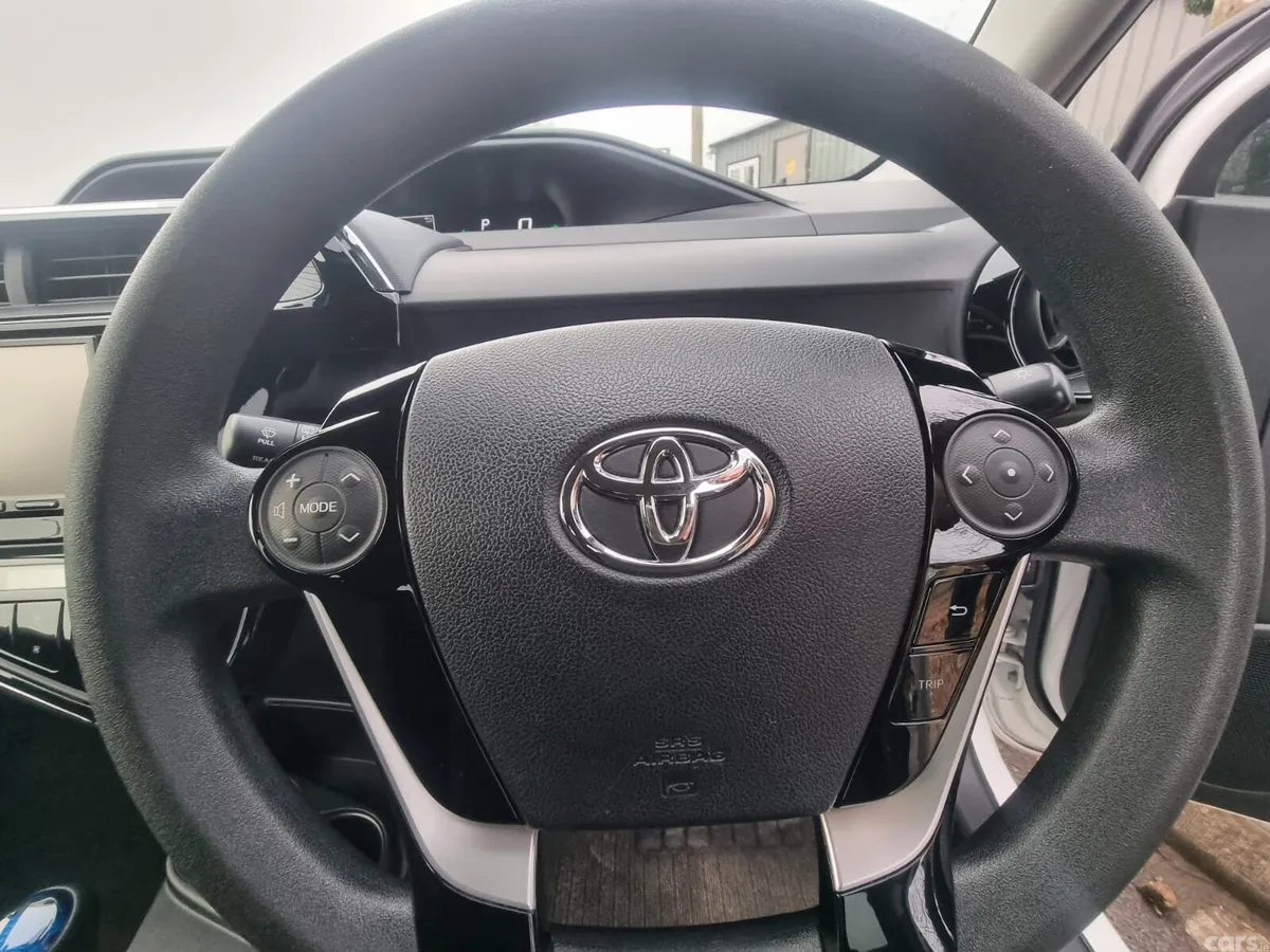 Toyota Aqua Hatchback, Petrol Hybrid, 2019, White