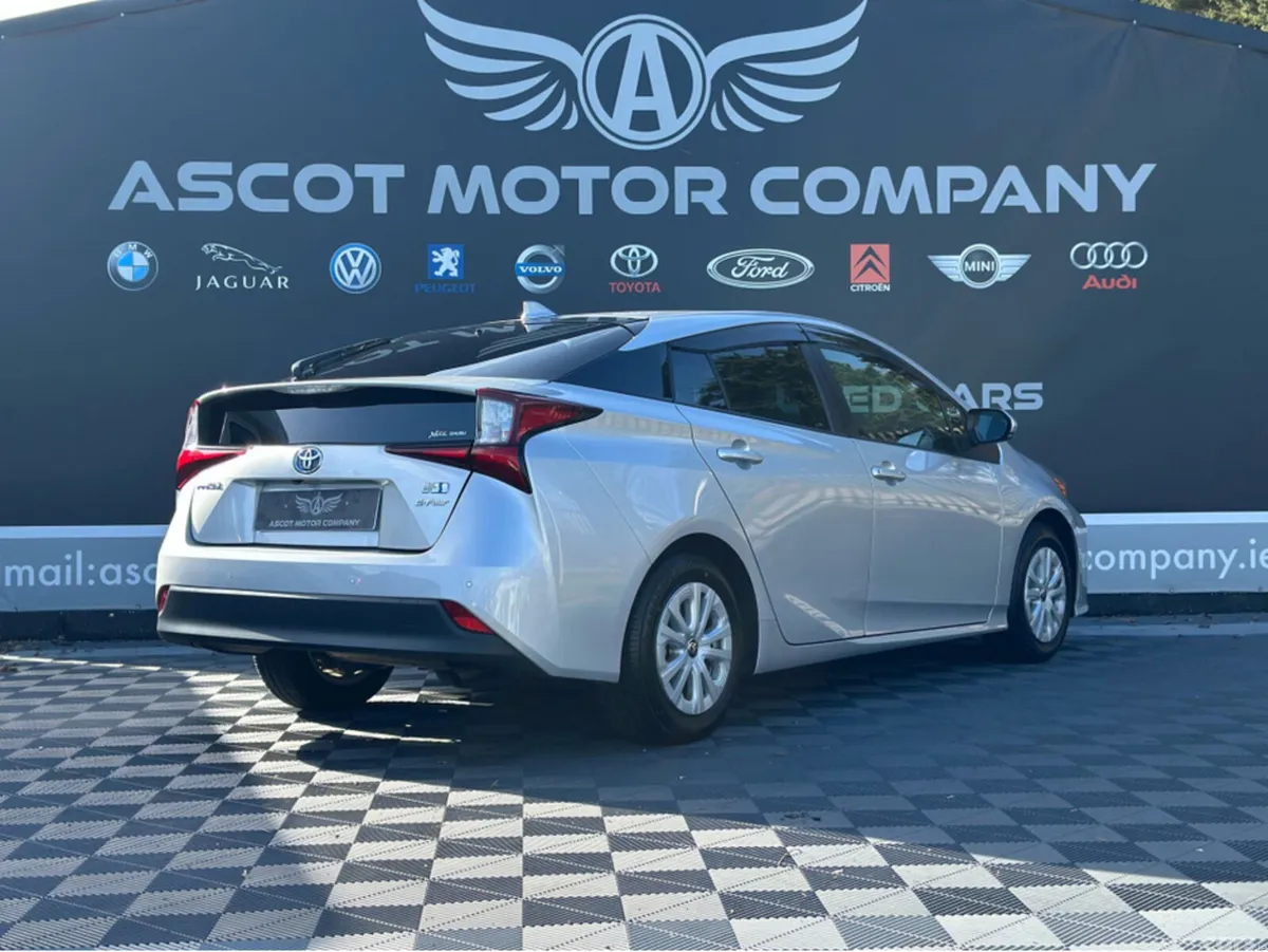 Toyota Prius Saloon, Petrol Hybrid, 2021, Silver