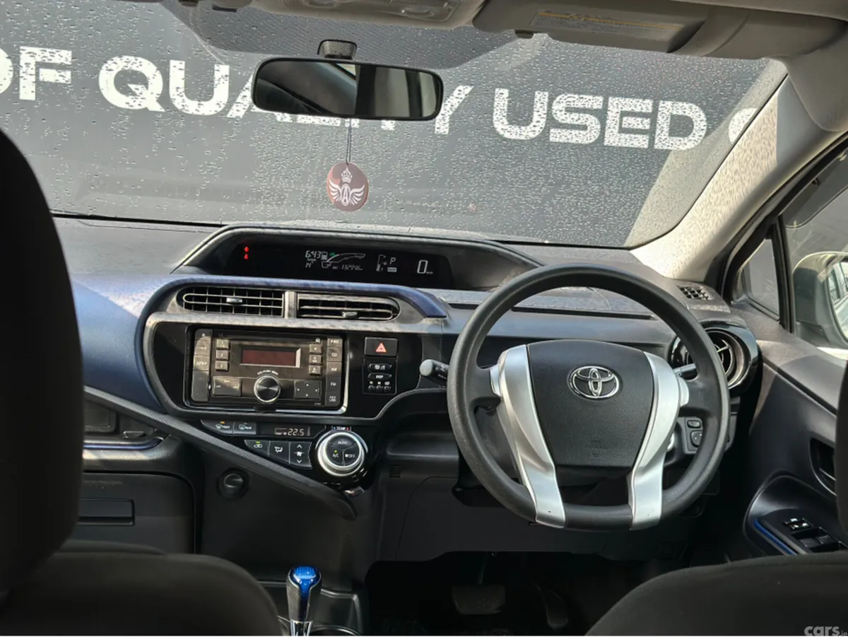 Toyota Aqua Hatchback, Petrol Hybrid, 2015, White
