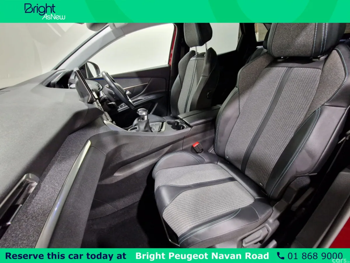 Peugeot 3008 MPV, Diesel, 2022, Red