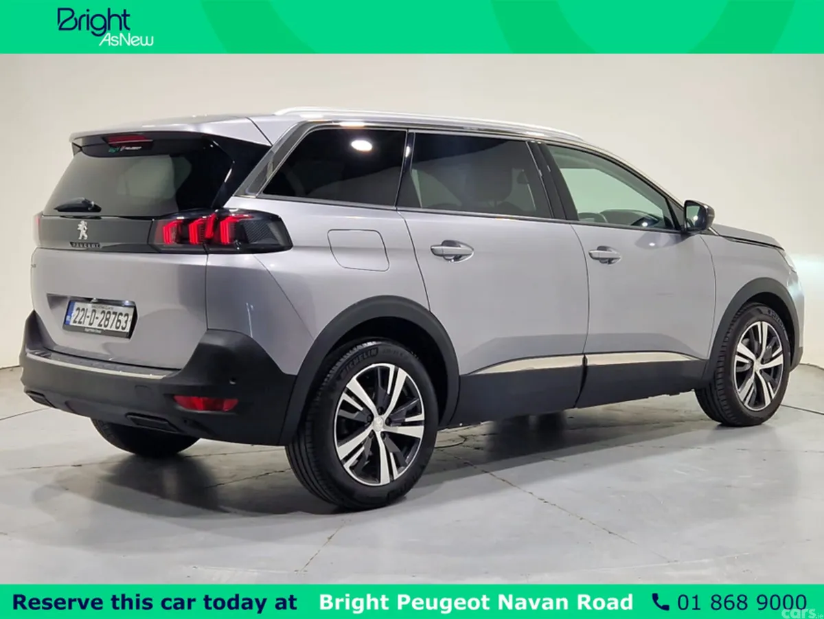Peugeot 5008 MPV, Petrol, 2022, Silver