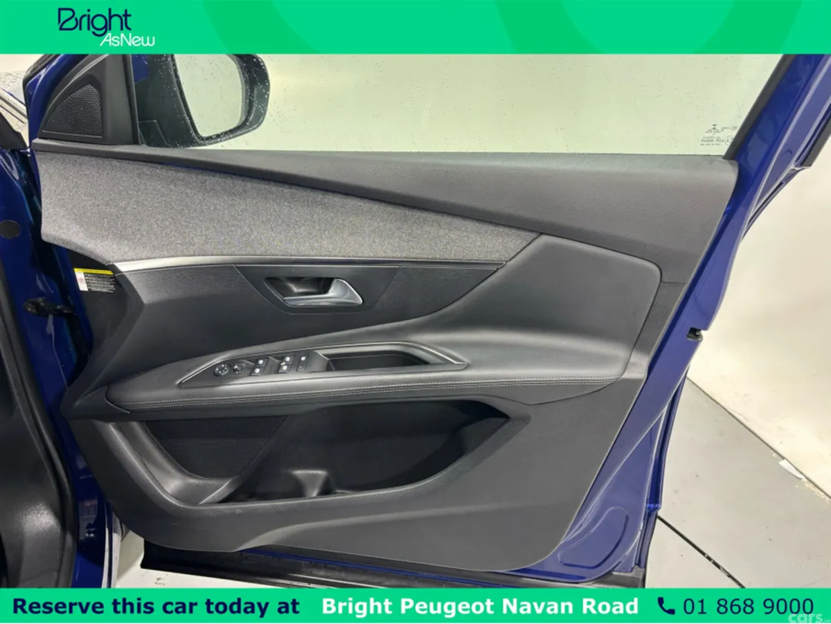 Peugeot 3008 MPV, Petrol, 2020, Blue