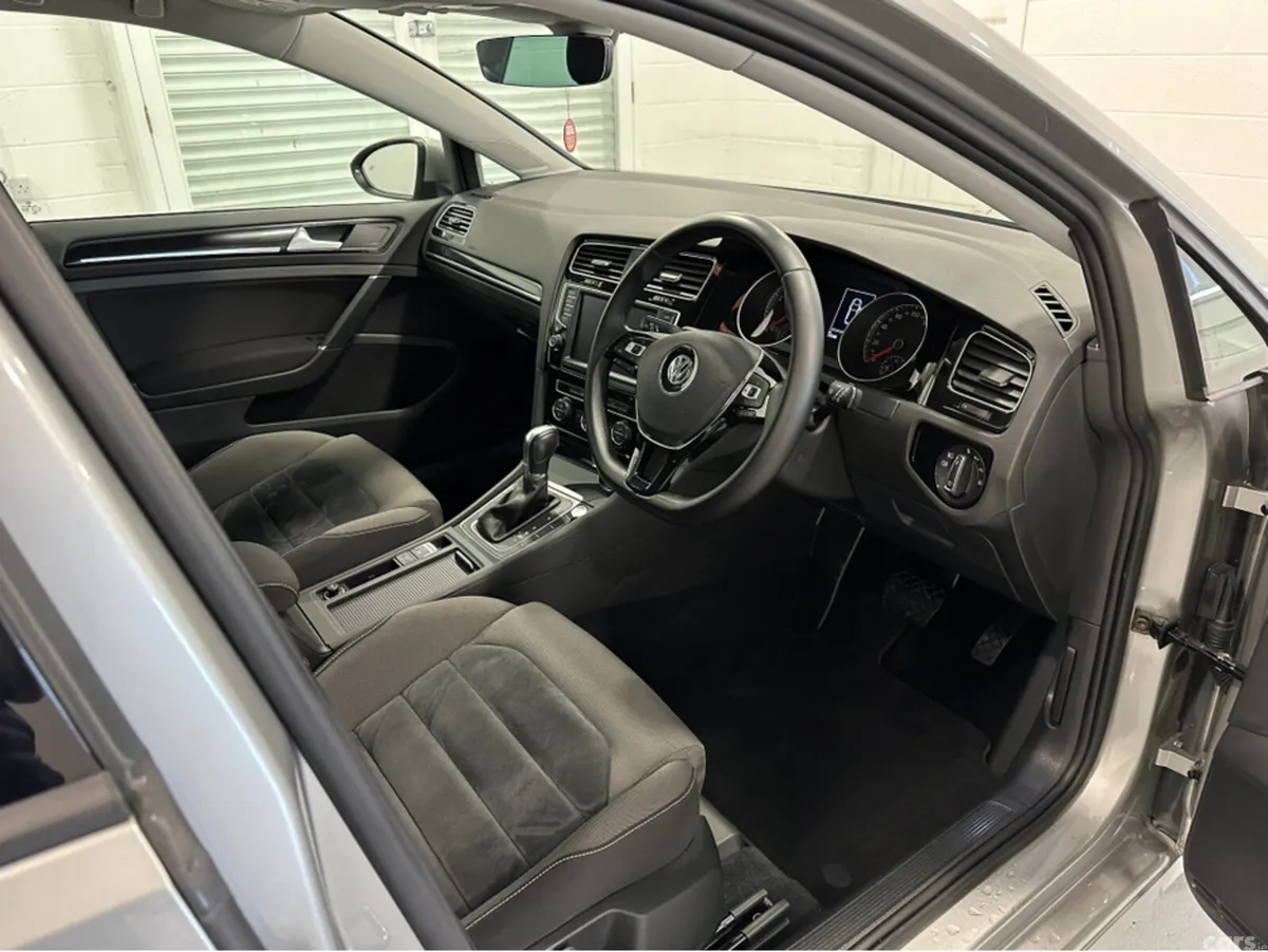 Volkswagen Golf Hatchback, Petrol, 2017, Silver