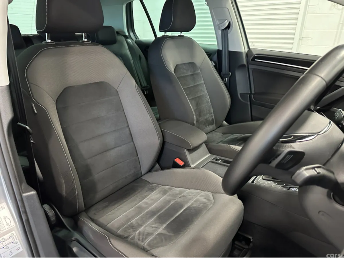 Volkswagen Golf Hatchback, Petrol, 2017, Silver