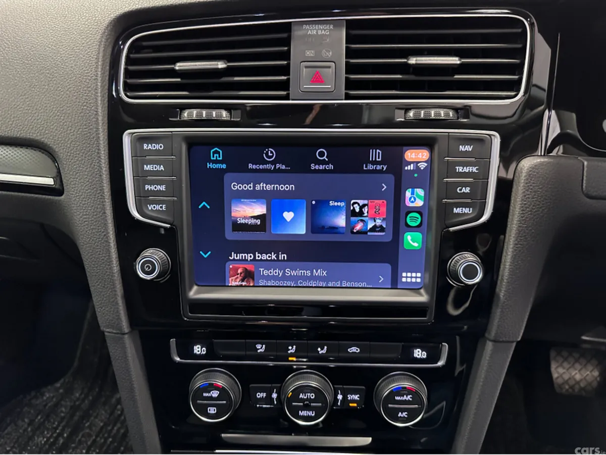 Volkswagen Golf Hatchback, Petrol, 2017, Silver