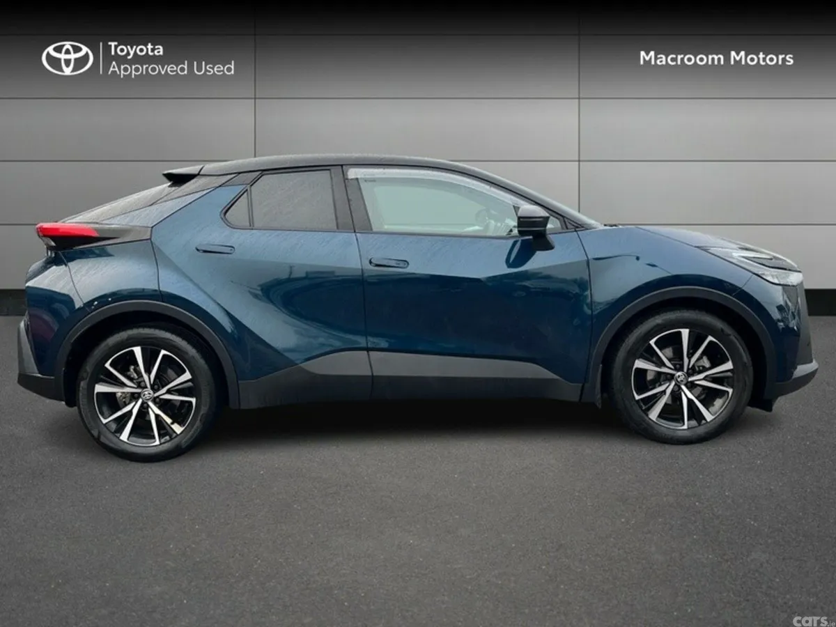 Toyota C-HR SUV, Petrol Hybrid, 2025, Blue