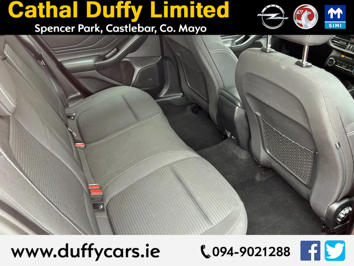 Ford Focus Hatchback, Petrol, 2020, Red
